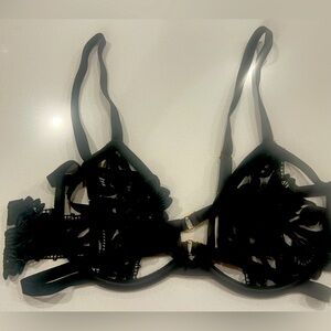 VS - 2pc set - Black open-lace 36D & Medium